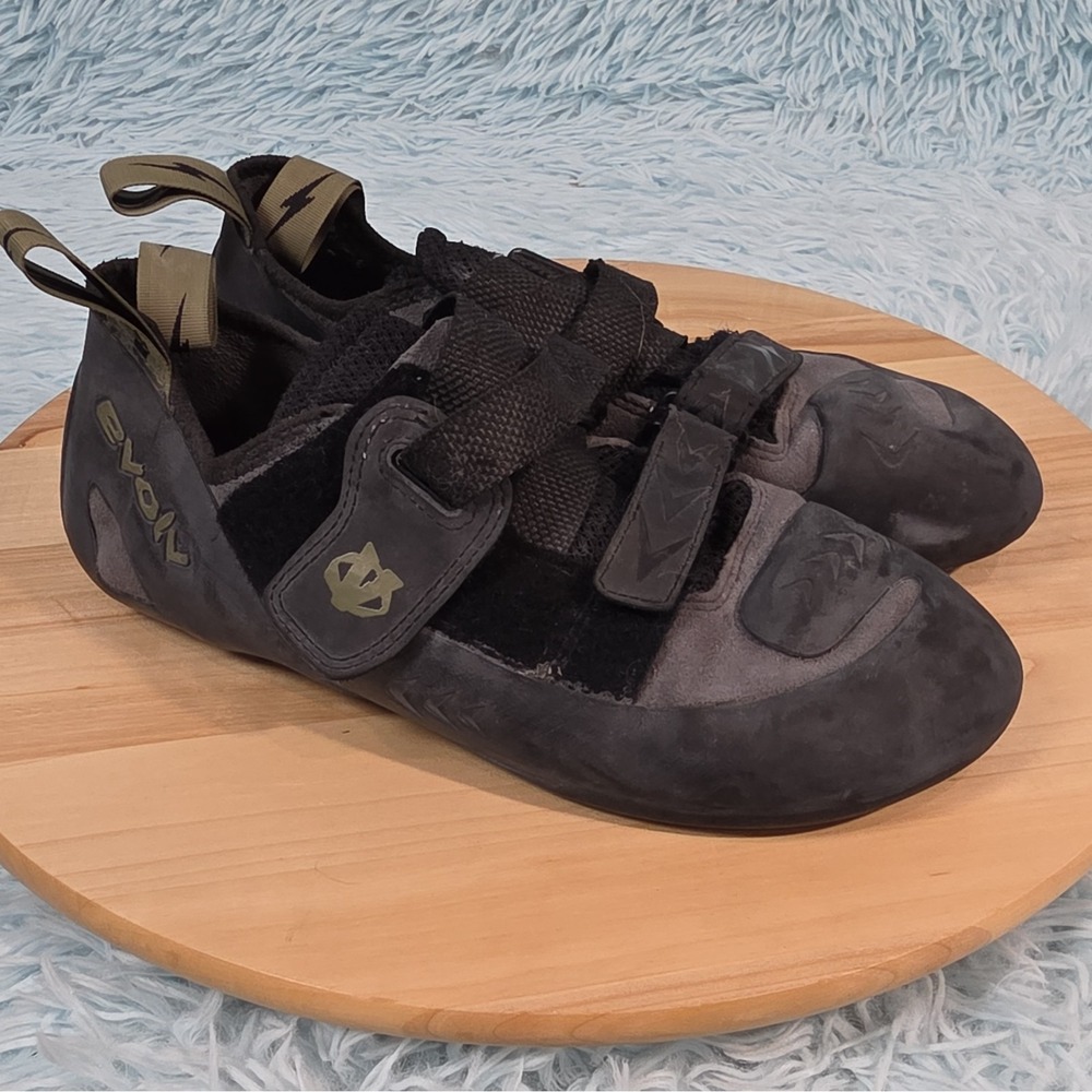 Evolv Kronos Rock Climbing Shoes Men's Size 11 Black Olive Bouldering VCS